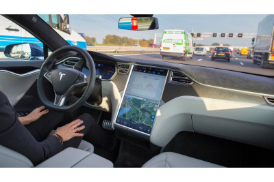 Tesla официально подтверждает поддержку FSD (с контролем) для китайского рынка