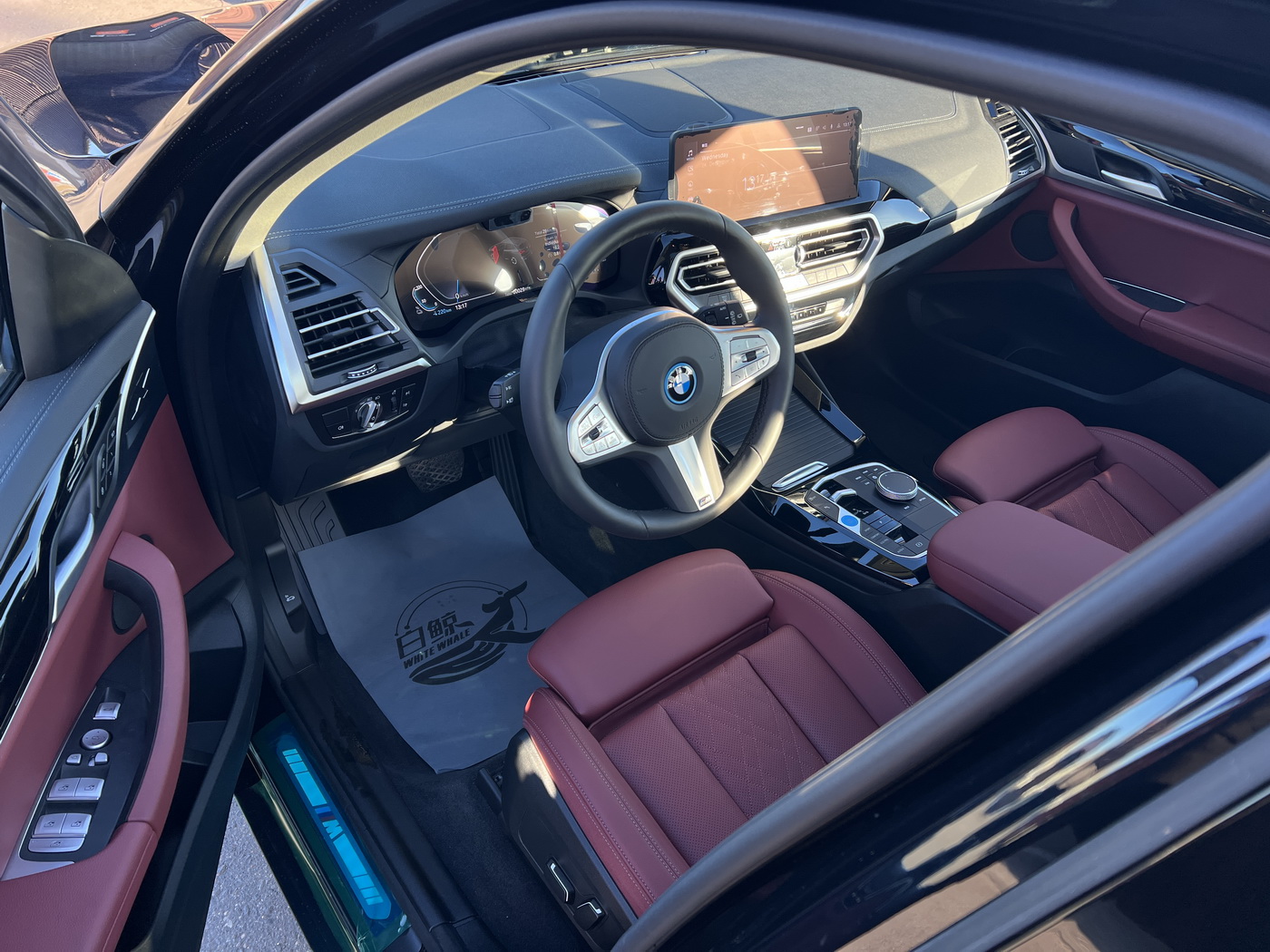 BMW IX3 2024 Leading Edition