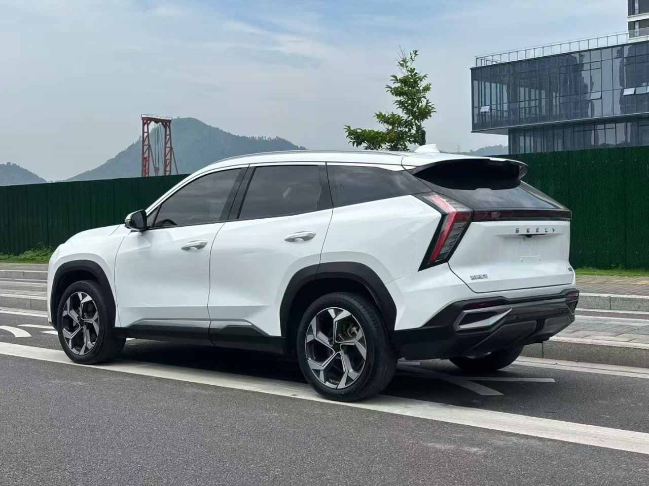 Geely Atlas 2 2023 1.5 DCT Premium