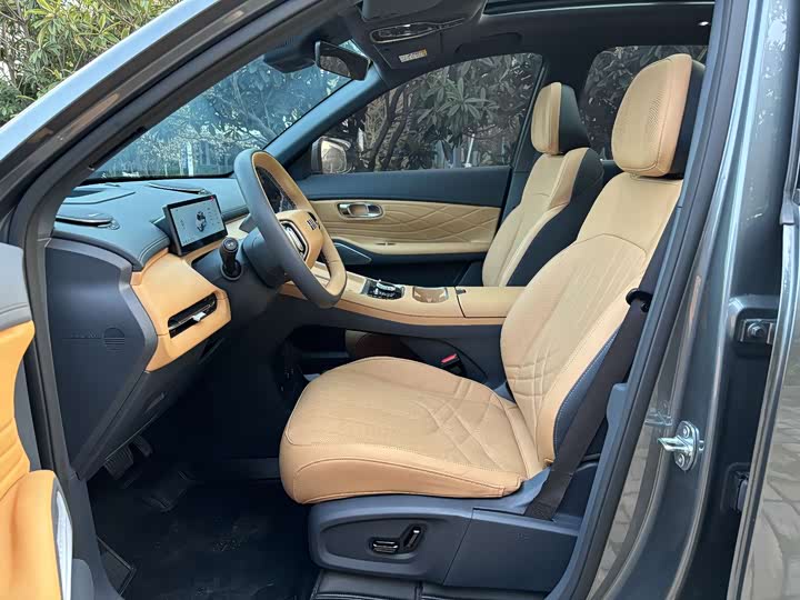 Geely Galaxy Starship 7 2025 EM-i 120km Discovery+