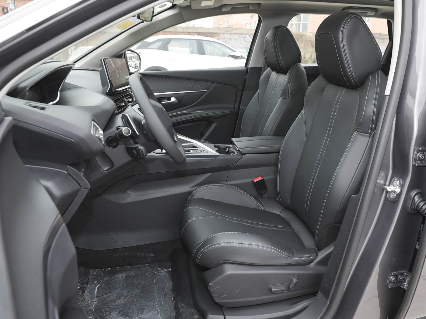 Peugeot 5008 2026 1.6 International