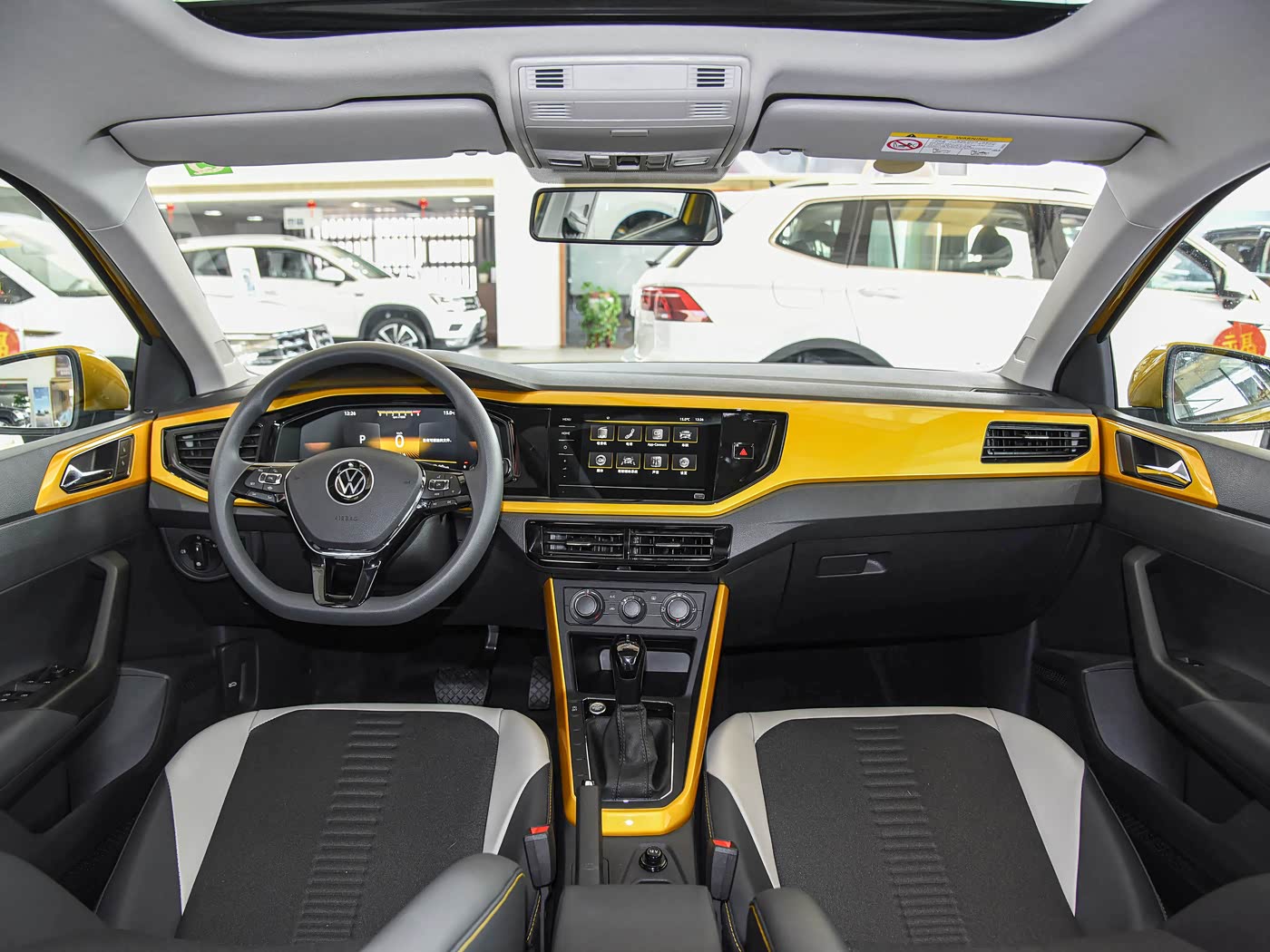 Volkswagen Polo 2023 1.5 Colorful edition