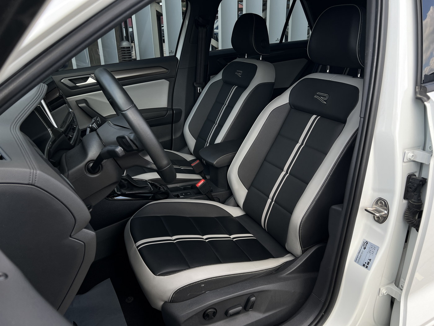 Volkswagen T-ROC 2023 1.5 300TSI 2WD Morning Light