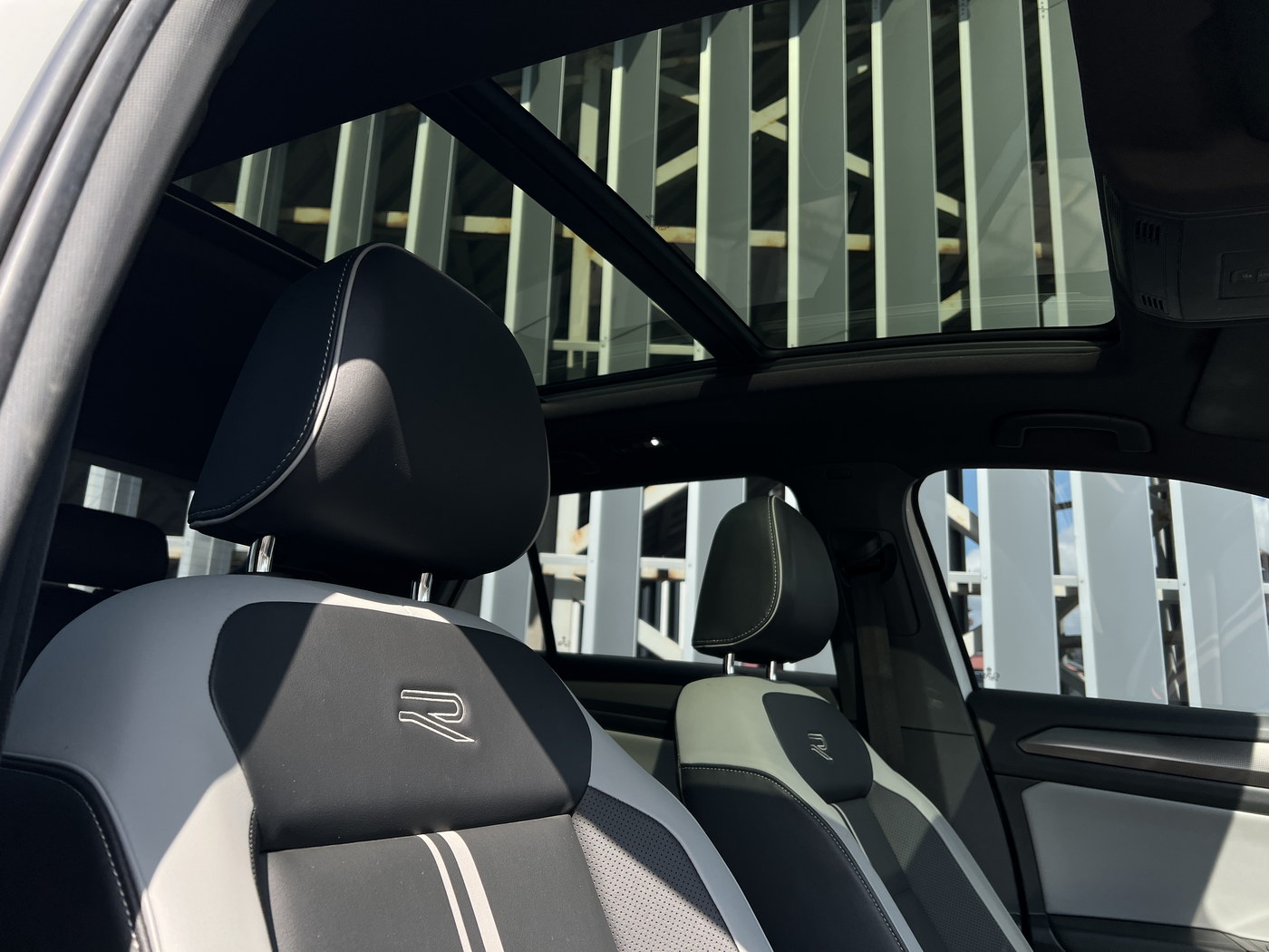 Volkswagen T-ROC 2023 1.5 300TSI 2WD Morning Light